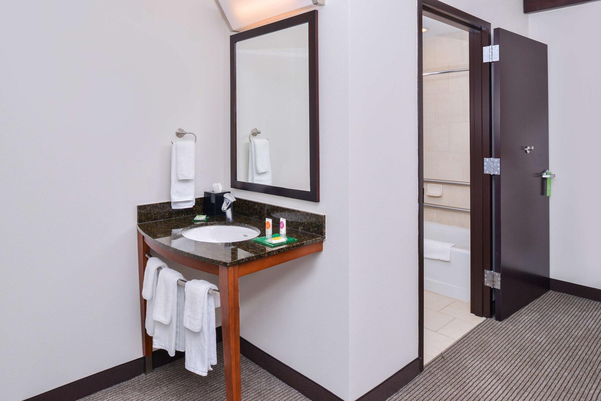 Hyatt Place צ'סאפיק מראה חיצוני תמונה