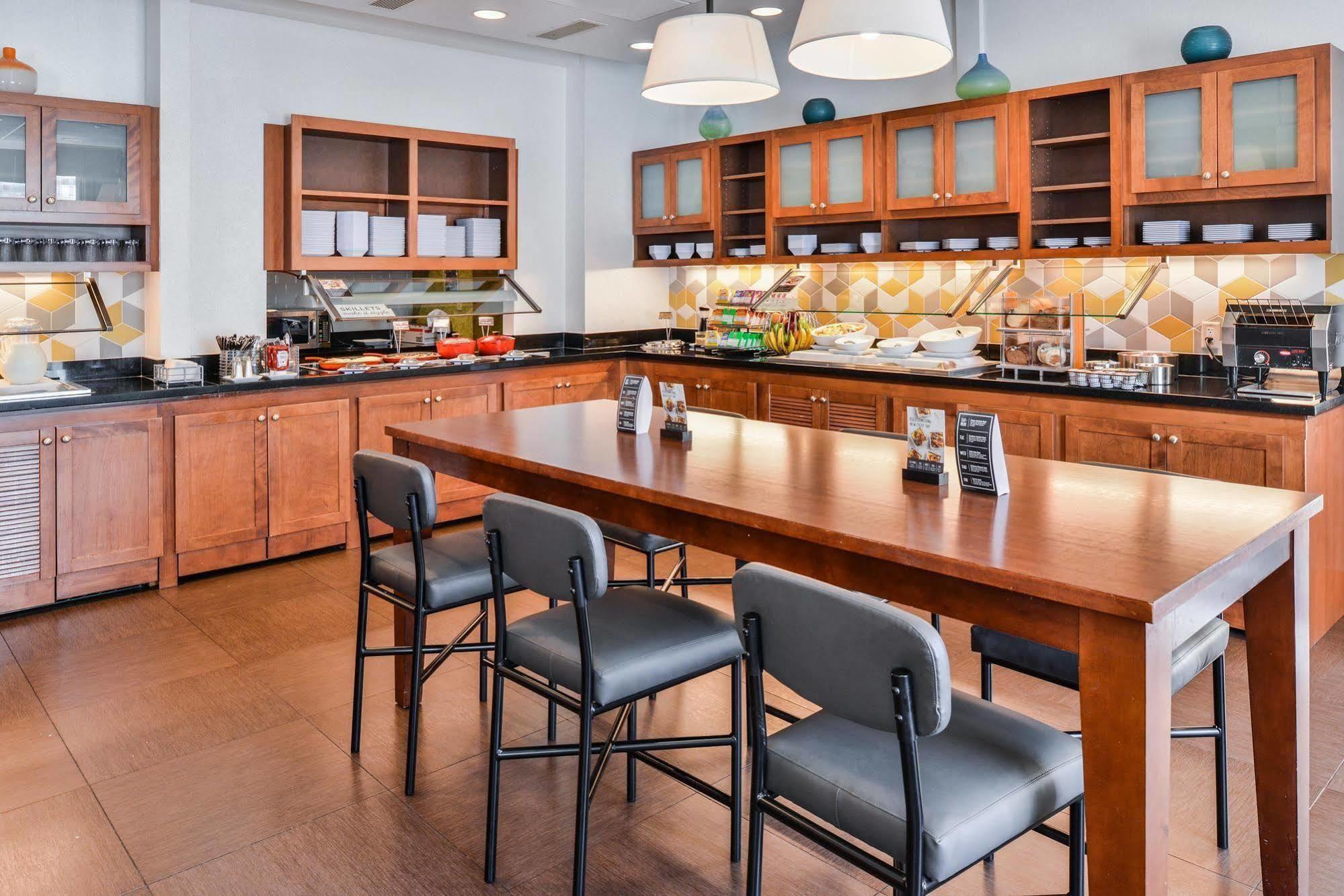 Hyatt Place צ'סאפיק מראה חיצוני תמונה