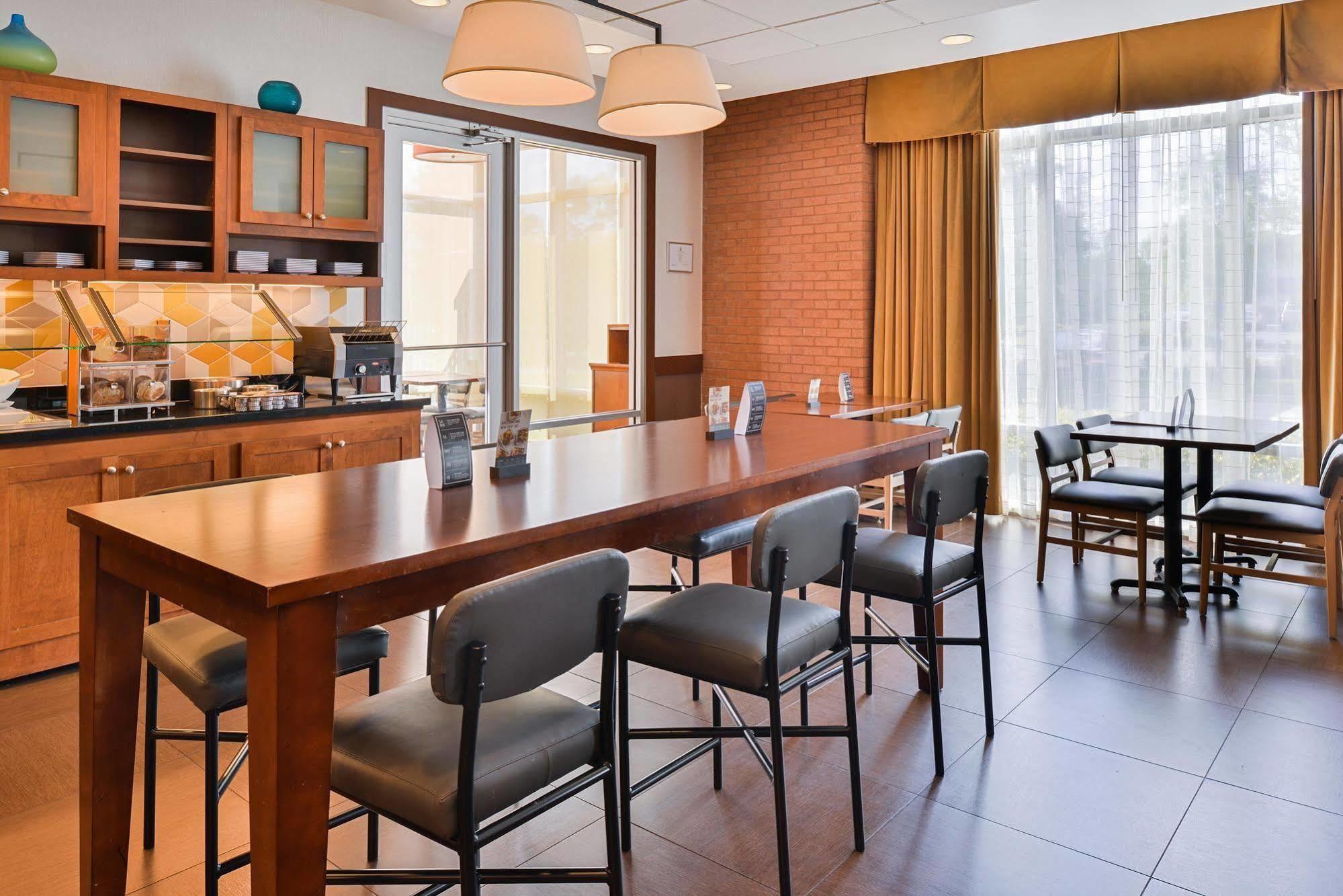Hyatt Place צ'סאפיק מראה חיצוני תמונה
